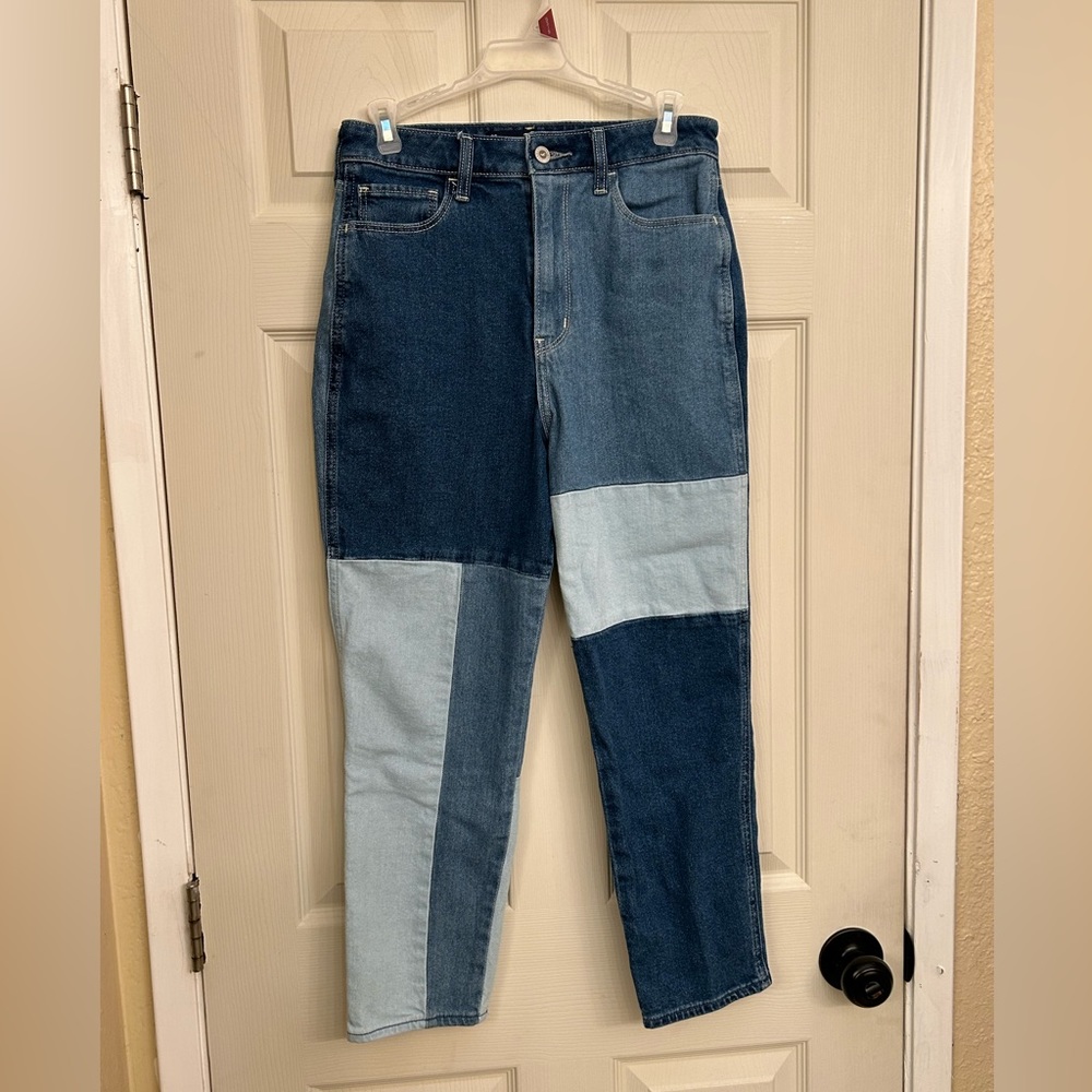Hollister Women's Ultra-High Rise two-tone Jeans. Size 3